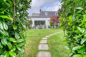 Front External- click for photo gallery